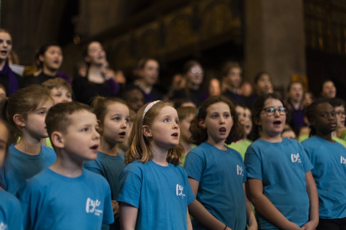 Farnham Youth Choir tweet media