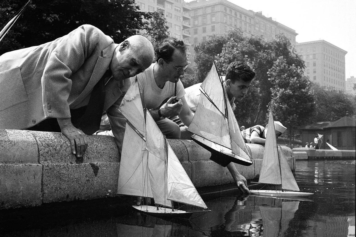 Issue 18 goes to print at the end of the week. Lovely color proofs have arrived. The most is done, exciting things are on the horizon.

Subscriptions via link in bio. Thank you all who have already renewed yours!

ph. Launching sailboats in Central Park 1951, by Andreas Feininger