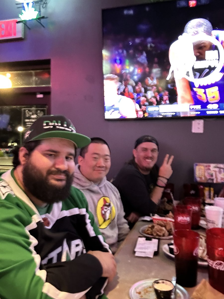jamesprater88's tweet photo. Post pre release dinner with the Twitter legends!!! @Shiba_Inu_ATX @Carrionscards @KSquared2015 @Nikislimthicky @DarthBrookes11 &amp; Ashley! A great amount of fun was had today! https://t.co/AYkajozmHn