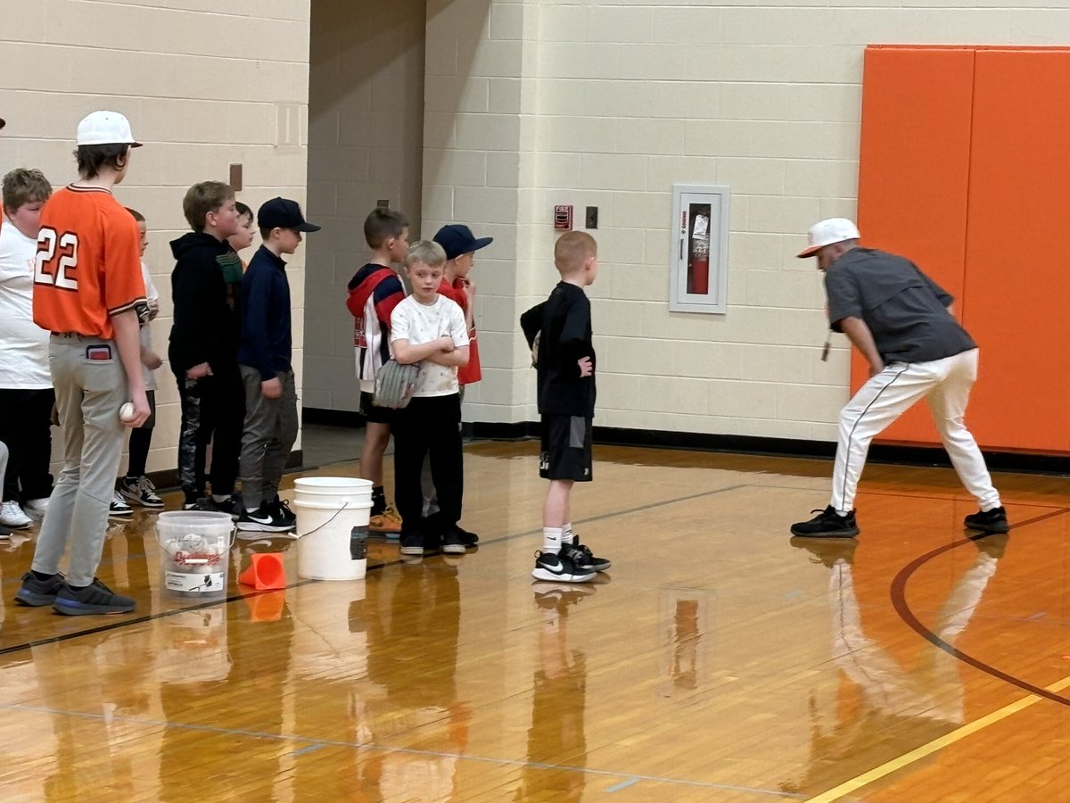 HHHuskyBaseball's tweet photo. Great day of camp for the younger guys. It was our biggest camp yet. Good luck to these future Huskies in their upcoming season! https://t.co/co0GZcoGY3