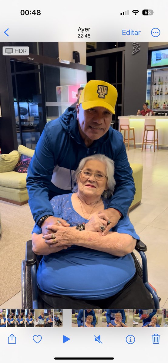 estelibusto's tweet photo. @_garziagroup Sueño cumplido!! Hermoso encuentro! Gracias por tu cariño @broncolupe @Grupo_Bronco 

Al equipo lindo de @_garziagroup @nicogarziaa 

Y a todos los que se prendieron!! Los sueños se cumplen dice tía Angela no importa la edad!! 😍😍❤️❤️ https://t.co/LQglyl75mG