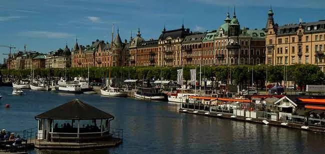 Vous avez prévu de visiter #Stockholm en famille? Découvrez les incontournables de la capitale de la Suède, où dormir
 #Stockholmenfamille #Voyageenfamille #VIsiterStockholm
buff.ly/3Xy2zfh