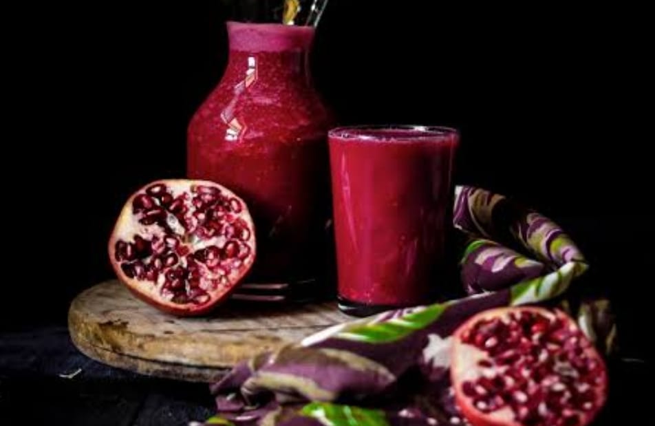 bvk_raj's tweet photo. Take Healthy #juices to prevent #heartblockages and #bloodclots
#pomegranate juice #cranberry juice #orange juice #carrot juice #beetroot juice https://t.co/DcAmWvGiKE
