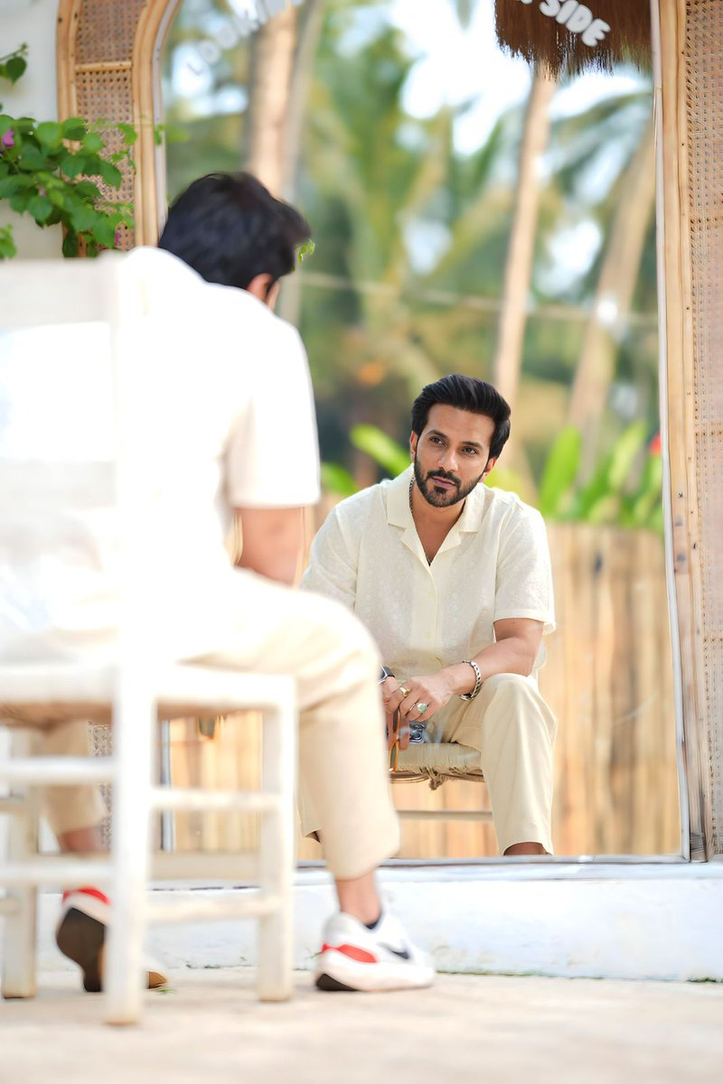 #AliMerchant opens up about balancing two identities of being an actor, DJ 

Read: ianslive.in/ali-merchant-o…