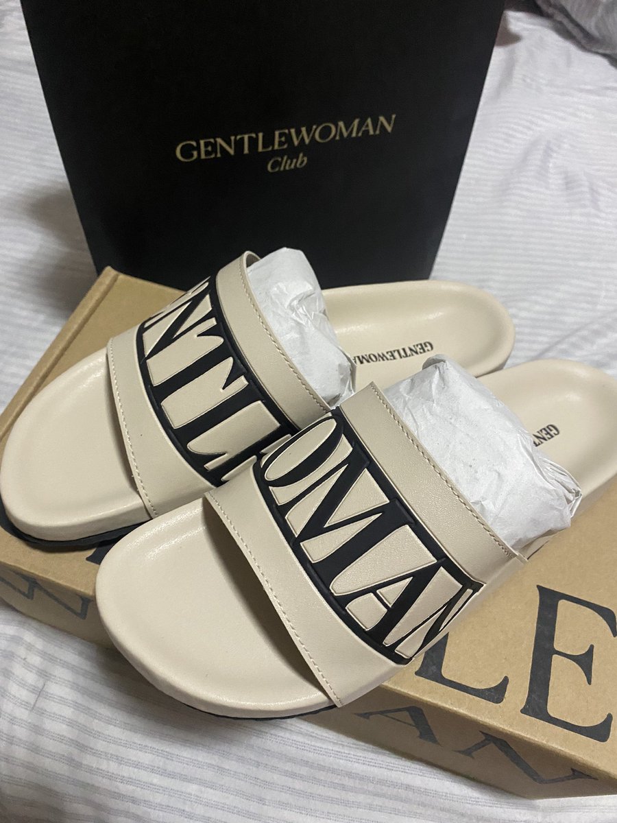 aniitaerds's tweet photo. ส่งต่อ รองเท้าแตะgentlewoman
ไซส์ 38 มือ1 ไม่เคยใส่ สั่งมาผิดไซส์
มีกล่อง ถุง ใบเสร็จครบค่ะ 1030 รวมส่ง
#รองเท้าgentlewoman #รองเท้าแตะ #ส่งต่อรองเท้า #ของแท้จากช้อป #gentlewoman https://t.co/5xK2vk9lcq