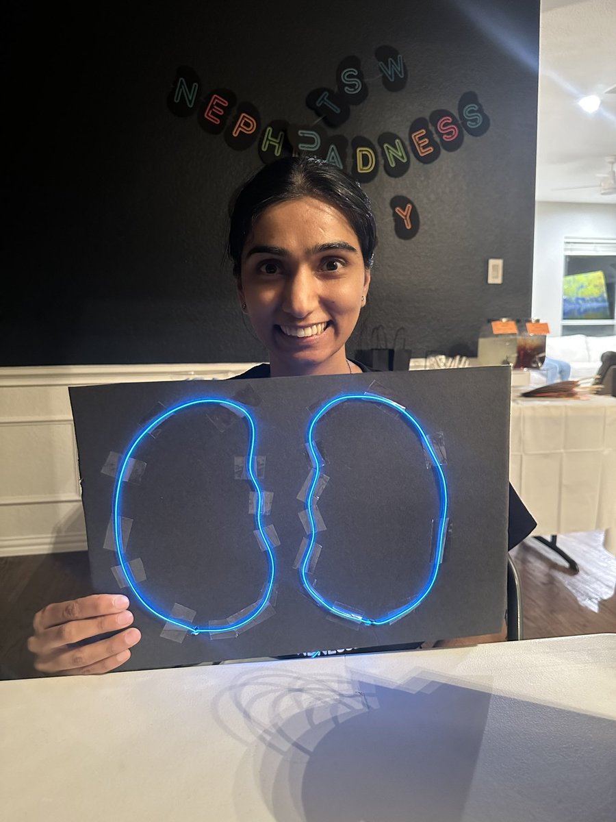 stephanietr612's tweet image. When the attending is crafty… this is what happens! 🤣 I think the fellows enjoyed it 😆 @UTSWNephrology #NephMadness Party!