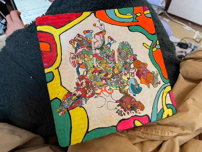 ツポールヌ  がどんどん凄い絵を増やしている。10年以上一緒にいても頭の中がどうなっているのか想像もつかないけど、「この謎の生命体を守らねばならない」ということだけはわかる。今年は彼の展示を企画したり、作品集出したりしたい 