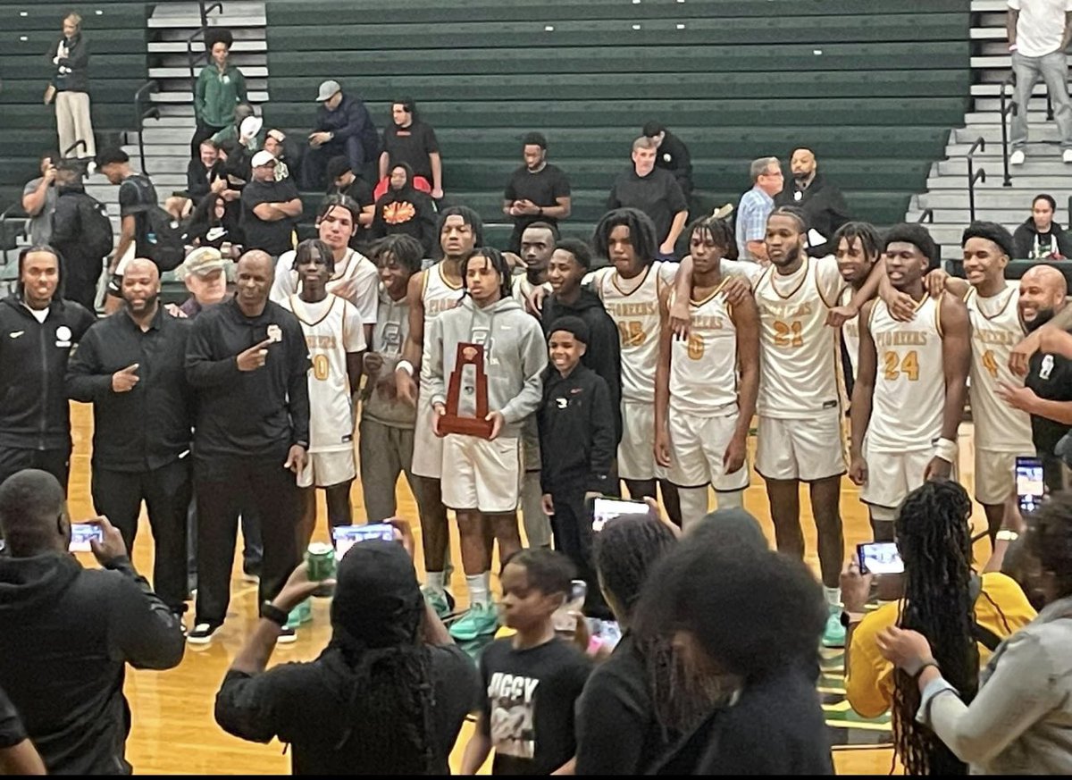 Not the ending we wanted but I couldn’t be more proud of our boys and what we accomplished this season. To our seniors, we are proud of you & we love you. Thank you for all you’ve done for this program on the court. Your blood, sweat, and tears will not be forgotten 💚💛✍🏾✊🏾