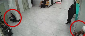 Dashsaeedd's tweet photo. گر جمعِ «مادران به خطا»، نامتان نهیم
هرگز نکرده‌ایم خطا در خطابتان
نی اصلتان به قاعده، نی نسلتان درست
دانسته نیست سلسلۀ انتسابتان

شفیعی کدکنی https://t.co/R0M96AGVAs