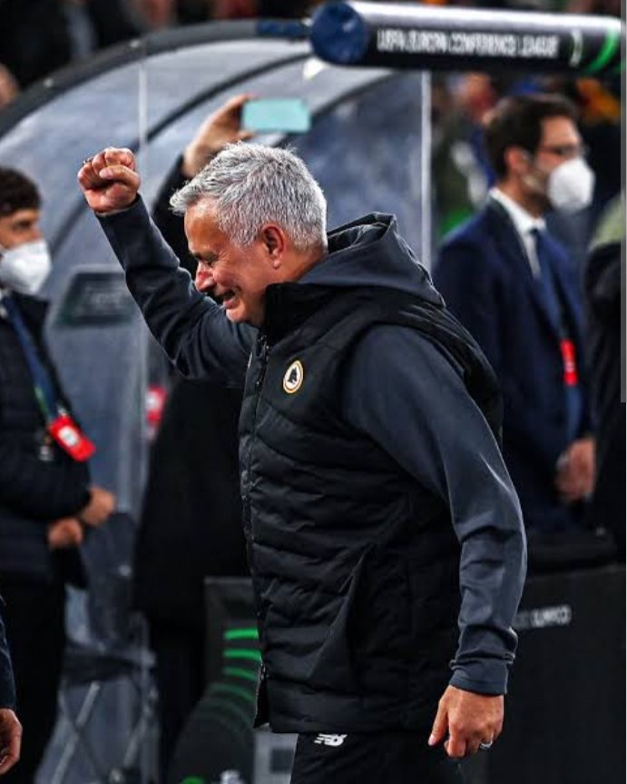 Ladmir_'s tweet image. Top of the table FC ,
Lonely @ the top
#Addictedtosuccess
#FromGroundUp