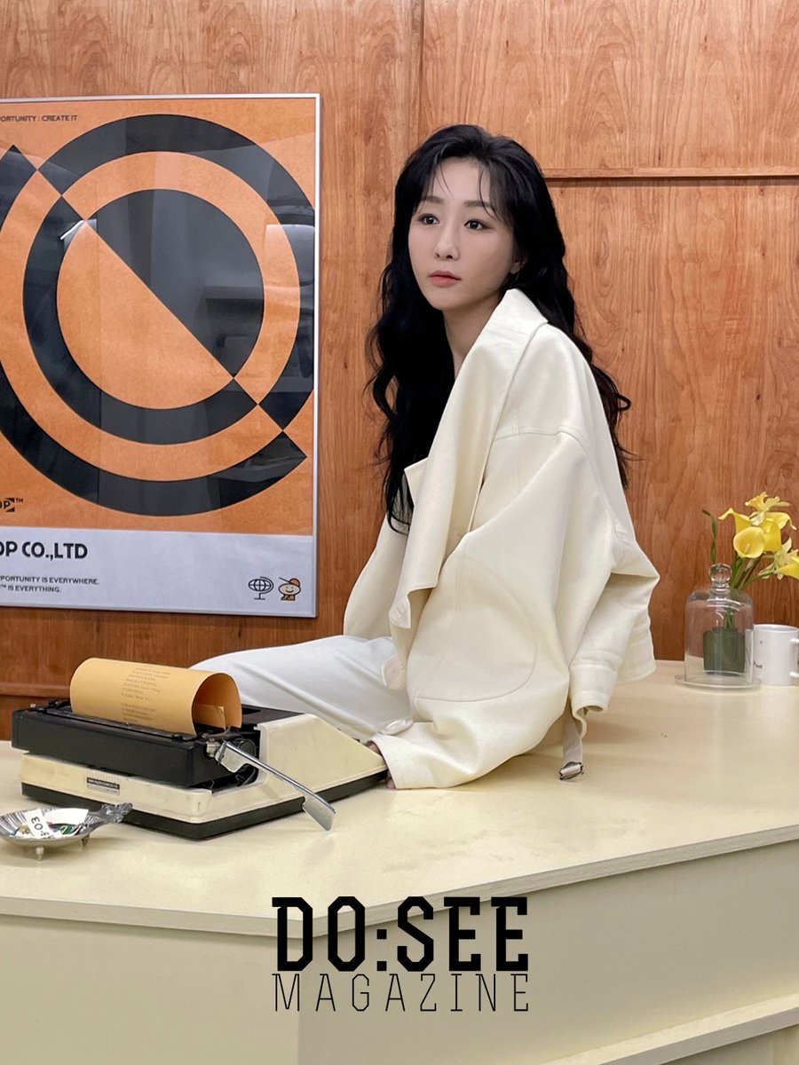 매거진 두시 15호 현장 스케치 #김려원

🗓️예약 판매 중! 
𝟮𝟬𝟮𝟰.𝟬𝟯.𝟬𝟴 ~ 𝟮𝟬𝟮𝟰.𝟬𝟯.𝟭𝟳  

⌚️예약 구매하고 폴라로이드 응모하기 ➫
dosee0200.cafe24.com/product/magazi…