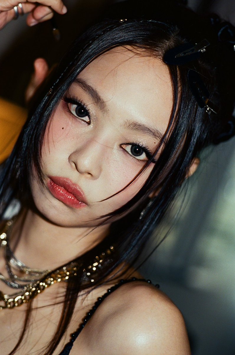 oddatelier's tweet image. JENNIE x Paris Fashion Week
2024.03.05
#JENNIE #제니 #JENNIExChanelFW24 #CHANEL #ParisFashionWeek #OA