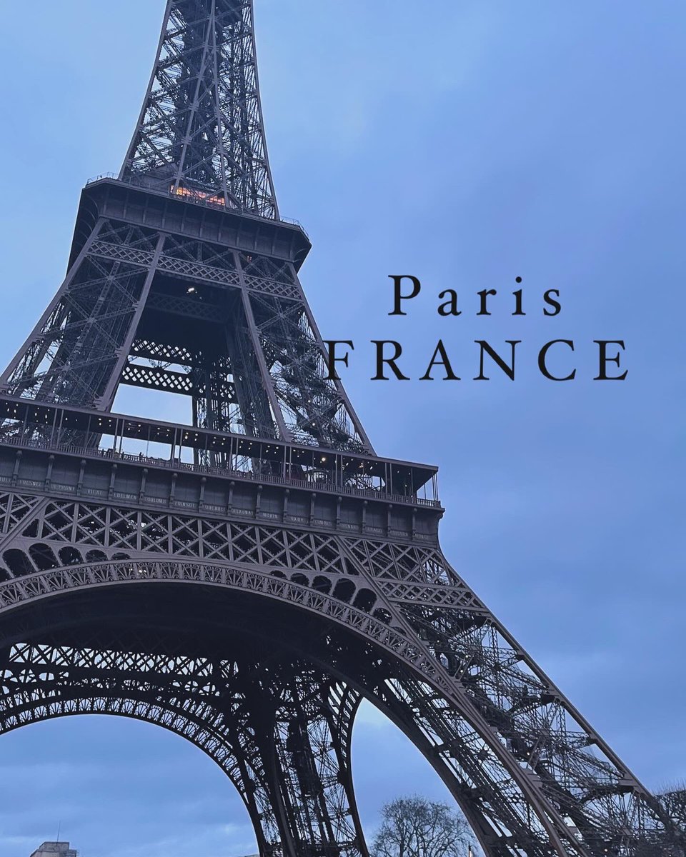 namtarns's tweet photo. #Paris I 'm coming 🗼 https://t.co/Twq3Et87rl