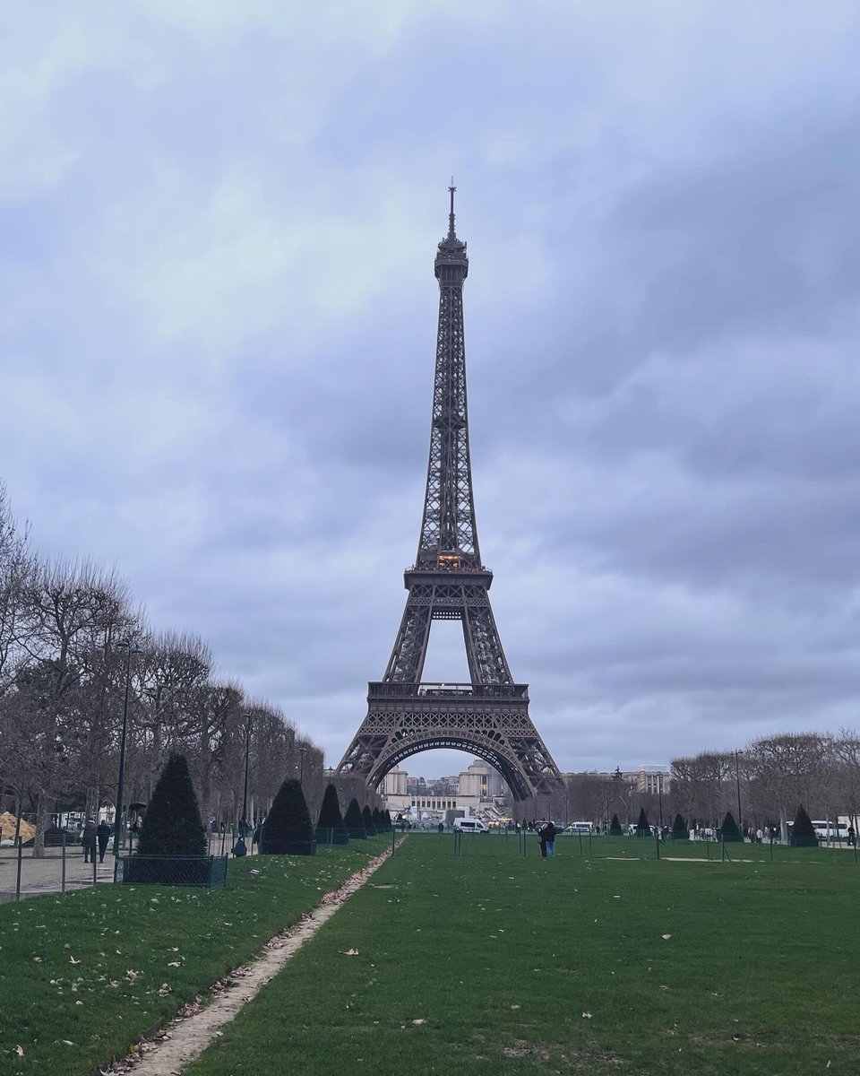 namtarns's tweet photo. #Paris I 'm coming 🗼 https://t.co/Twq3Et87rl
