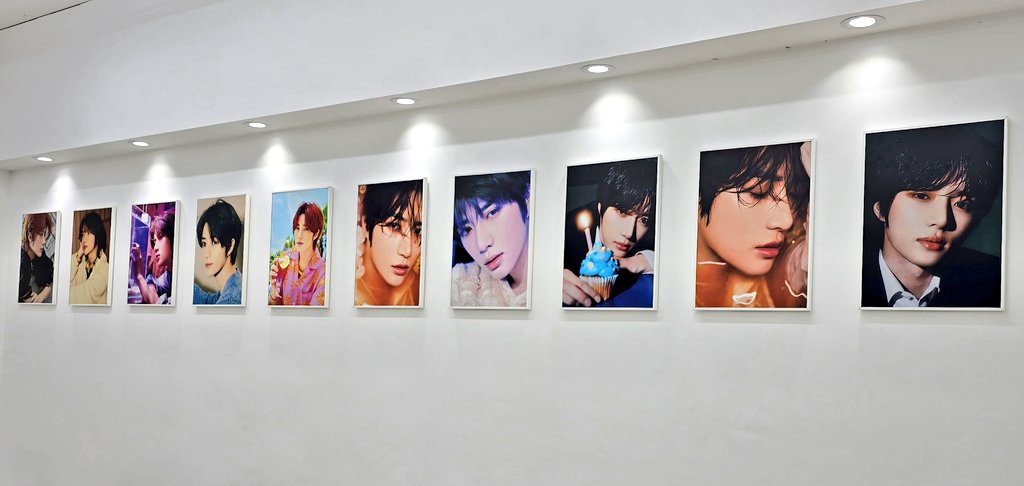longlong_txt's tweet photo. 범규 생일 카페 갔다왔어용😍
들어가자마자 범규가 한가득❣️
컵홀더랑 특전들 다 너무 이뻐용.. 카페도 이뿌게 잘 꾸미셔서 사진찍기 좋았어요😉 다음에 또 한다면 방문하겠숩니다❤️ 감사해요💕💕 밤규야 생일 미리 축하해🥰
#wow_beomgyu_bday https://t.co/1WEwmjIGjf