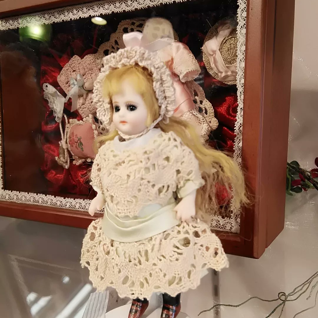 timeroman_doll's tweet photo. ■第15回【オールビスク＆ＢＯＸ展】■

只今、【まりのどおる】さまの作【オデットBOXセット】をご紹介しております。

詳細・ショッピングはこちら
https://t.co/GervSYlNB0

#タイムロマン　#ビスクドール　#ドール　#人形　#神戸　#BOX展　#リプロダクションドール　#オールビスク https://t.co/1wc6V4hNzL