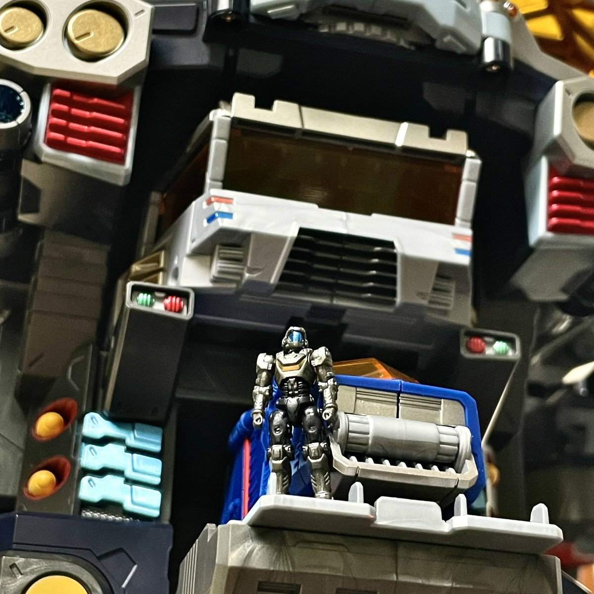 Xaxis024's tweet photo. Ready to fight the Waruder swarm!

#diaclone #ダイアクロン #greatrobotbase #robotbasegx #robotbase #takaratomy #toyphotography https://t.co/9M93Uk4YKG