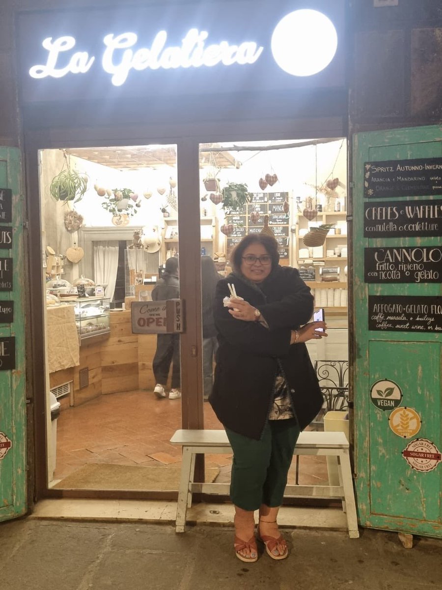 purvi_chawla's tweet image. This is what happens when you’re at #ATTD2024 - eating ice cream at your local gelatiera, walking more than 10000 steps a day at the conference venue and scanning simultaneously to look at the impact on sugars as your mind is screaming #CGM4All #MyATTD @ATTDconf