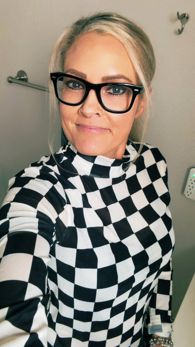 AprilHaley1973's tweet photo. 🖤🤍🖤🤍 https://t.co/UjzpiWgpb6