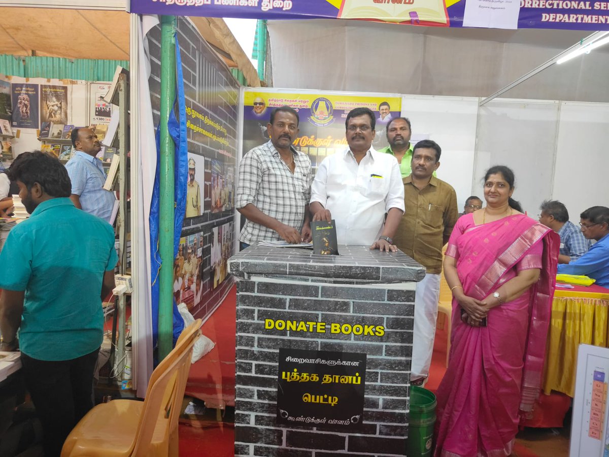 ThangaTamilselv's tweet image. நேற்று தேனியில், தமிழ்நாடு அரசின் சார்பில் நடைபெற்று வரும் புத்தகத் திருவிழாவை பார்வையிட்டு, புத்தக வாசிப்பை மாணவர்களிடம் ஊக்குவிக்கும் விதமாக பள்ளிக் கல்வித்துறையின் சார்பாக நடத்தப்பட்ட #SmartQuestion போட்டியில் வெற்றி பெற்ற மாணவ மாணவியர்களுக்கு பரிசுகளை வழங்கினேன்.

மேலும் எனது…