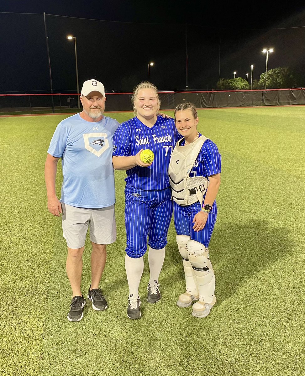 🥎🧨 NO HITTER ALERT🧨💥Happy Birthday <a href="/mackenzie_rust/">Mackenzie Rust</a> and Congratulations on your No Hiiter vs. Aquinas. Cougs win 8-0 in 5 innings 💙