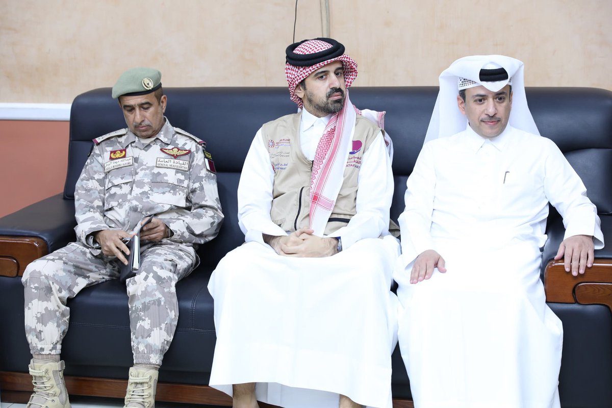 DarfurPost's tweet image. ⭕ عضو مجلس السيادة الفريق مهندس بحري مستشار #إبرهيم_جابر يلتقي بمكتبه ببورتسودان وزيرة الدولة بوزارة التعاون الدولي القطرية السيدة لؤلؤة الخاطر والتي قدمت دعم الحكومة القطرية للشعب السوداني في الأزمة الراهنة.

بورتسودان ٩/٣/٢٠٢٤ 

#السودان
#دارفور_بوست