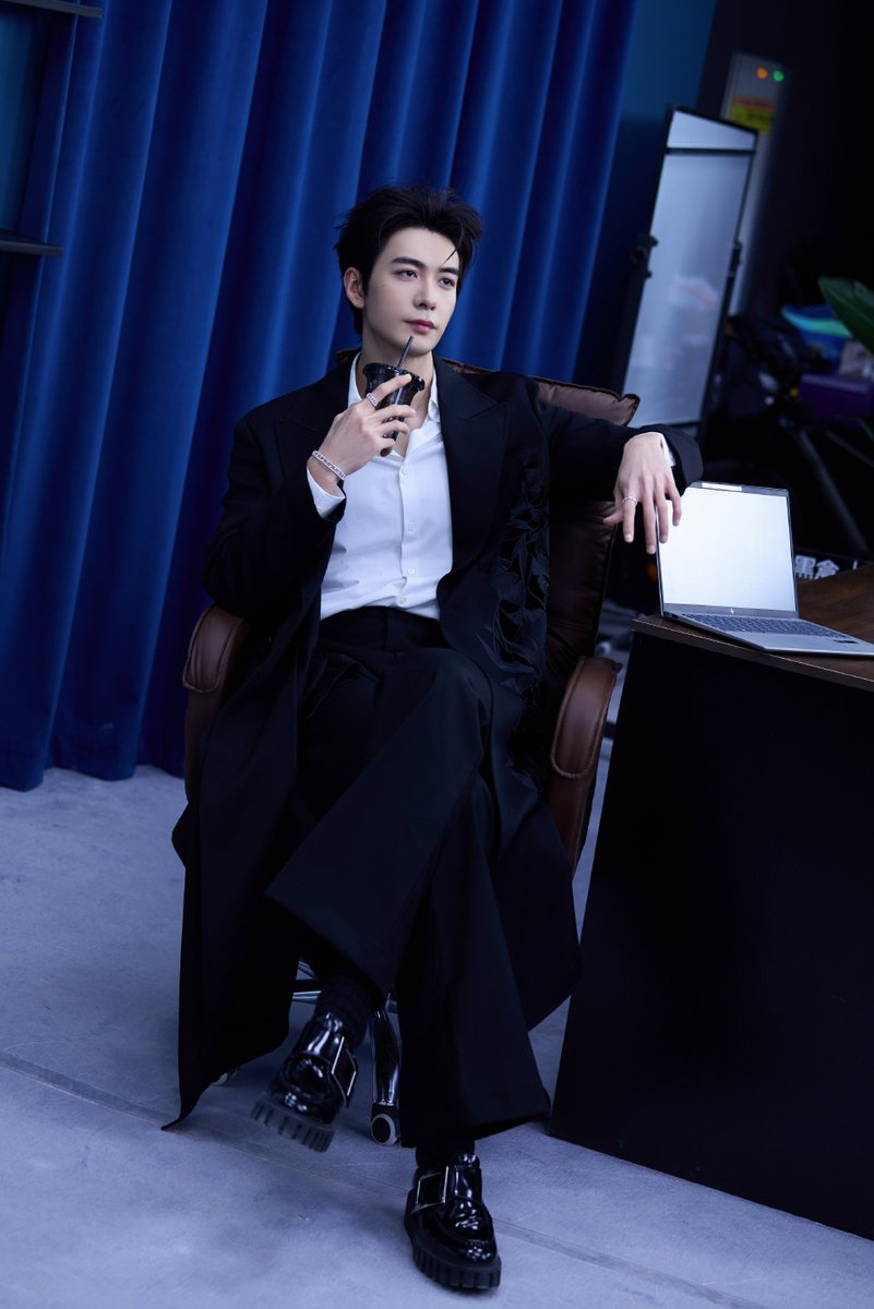 Cxx_0331's tweet photo. #陳星旭  #ChenXingXu  #我们的翻译官 #OurInterpreter #你也有今天   #MyBoss https://t.co/Nlrpd06VeC