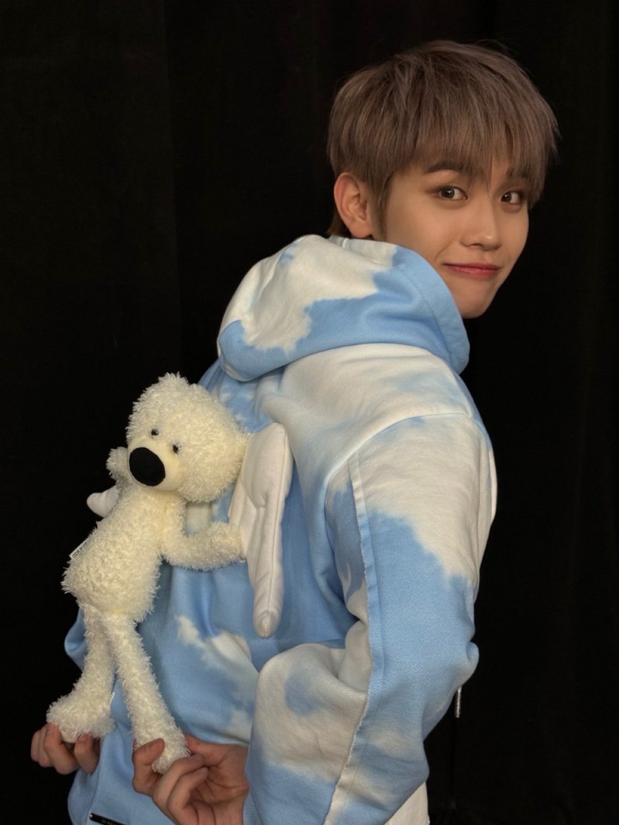 #멯블멯블
이런 깜찍한 사진으로 누가 인혀일까 이러네
뭔지는 몰라도 오른쪽이 더 귀여운건 확실함.