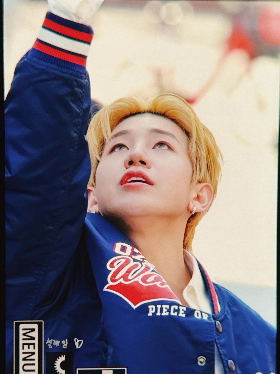 240310 신촌 버스킹
#HOL_CS #티에이엔 #TAN
#창선 #Changsun #チャンソン
<a href="/tan__official_/">TAN_official</a>