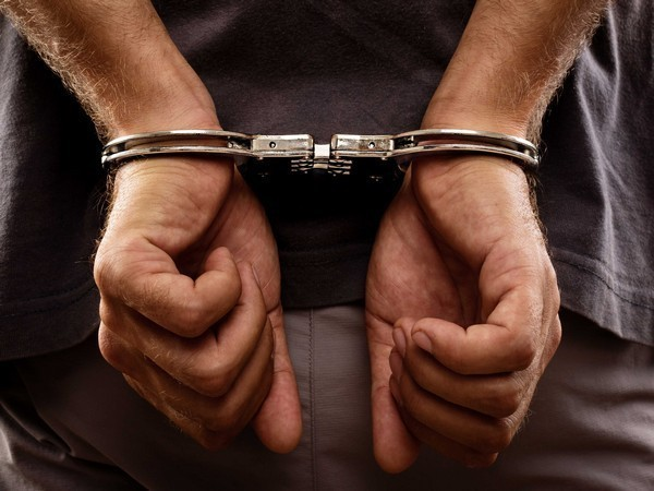 ani_digital's tweet photo. ED arrests RJD chief Lalu Prasad's close aide Subhash Yadav from Bihar in sand mining case
Read @ANI Story |
https://t.co/rmpqwSSndI
#ED #RJDchief #LaluYadav #SubhashYadav #Bihar #SandMiningCase https://t.co/IFG9EpBgqD