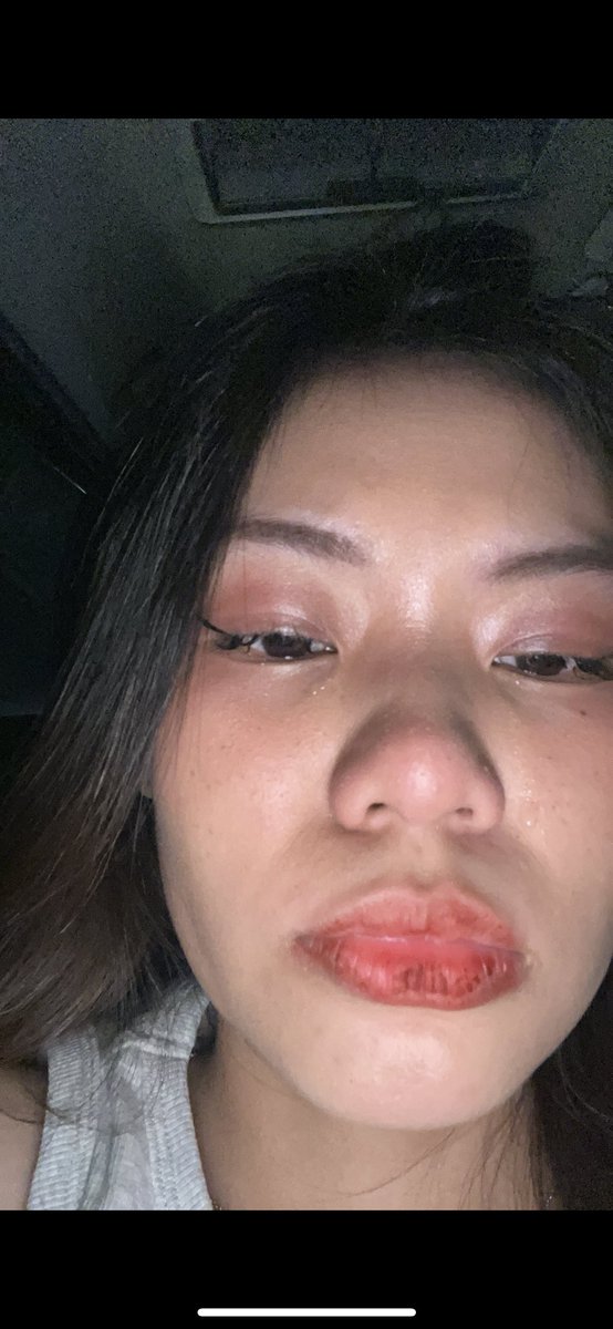 vanessaaureli7's tweet photo. selfie dari orang yang dipaksa untuk kuat sama kenyataan 

ini diambil wktu otw balik dari dinner ultah kemaren 🥲 

walaupun diluarnya happy2 aja but deep inside i’m still learning to accept all of these disertai nangis pastinya 😗 https://t.co/65BaXvzqUT