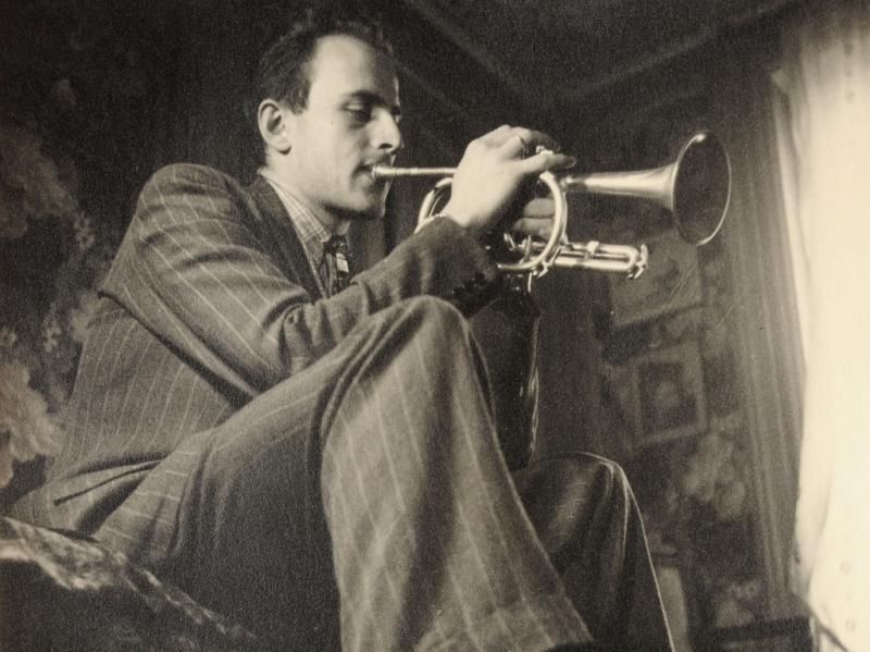 10.03.1920 ur. się Boris Vian,  pisarz ( Piana dni, Jesień w Pekinie, Napluję na wasze groby i in.), poeta i tłumacz, scenarzysta, autor piosenek i muzyk - grał na trąbce w zespole jazzowym -  i jedna z najbarwniejszych postaci powojennego Paryża.
#BornOnThisDay #BorisVian