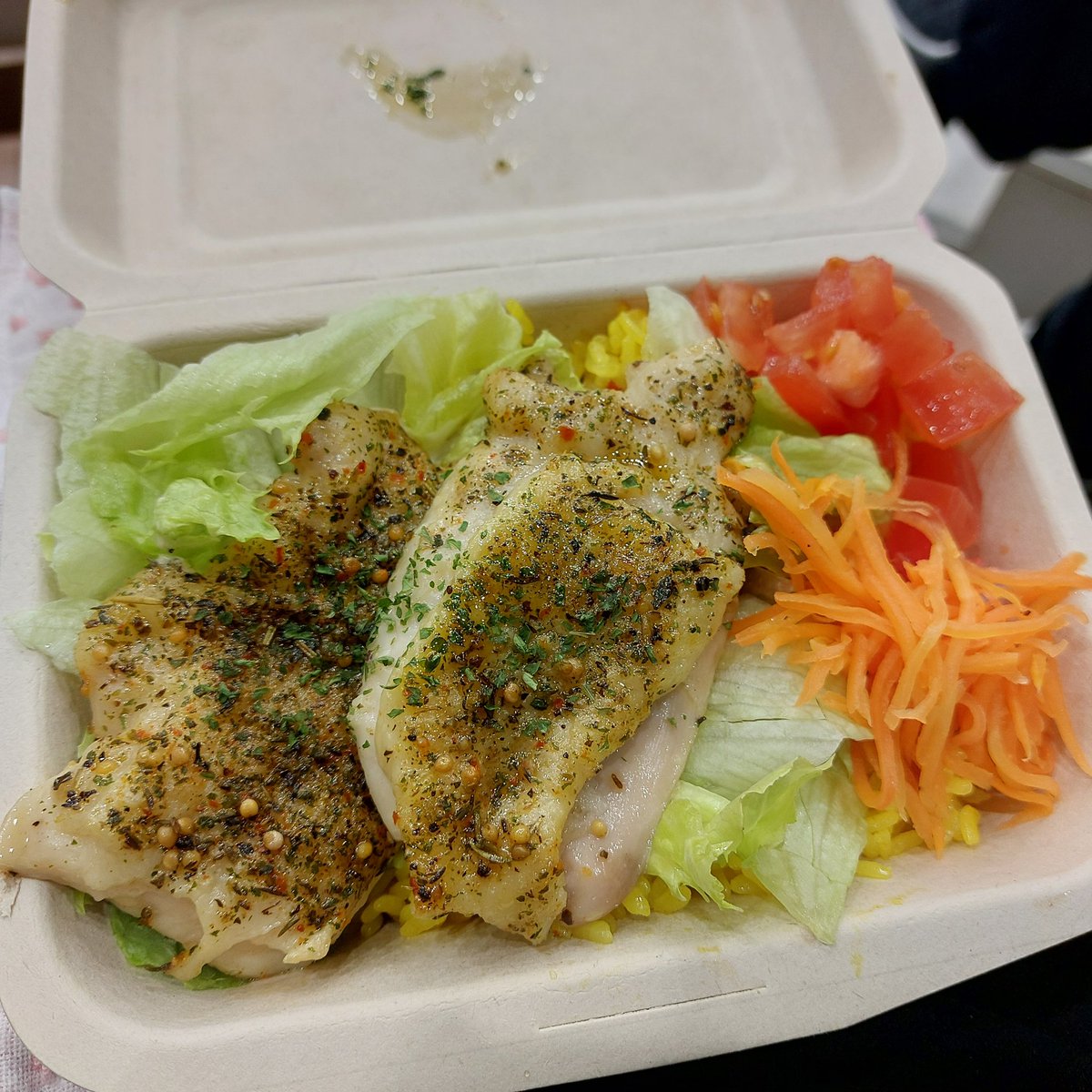 ayu_1209's tweet photo. 今日のランチ😋🍴
ここのチキンオーバーライス好きなんだよねぇ~🥰
#山形市
#cloud19
#チキンオーバーライス https://t.co/FLfJqUT7qV