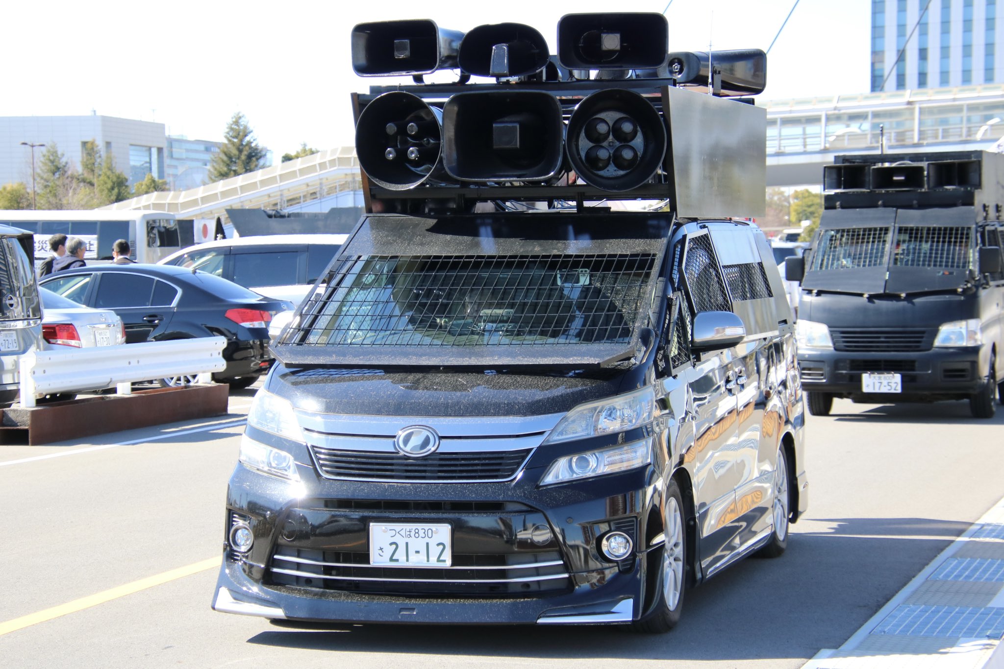 右翼街宣車アルファード トミカ 右翼 街宣車 アルファード｜Yahoo!フリマ（旧PayPayフリマ）