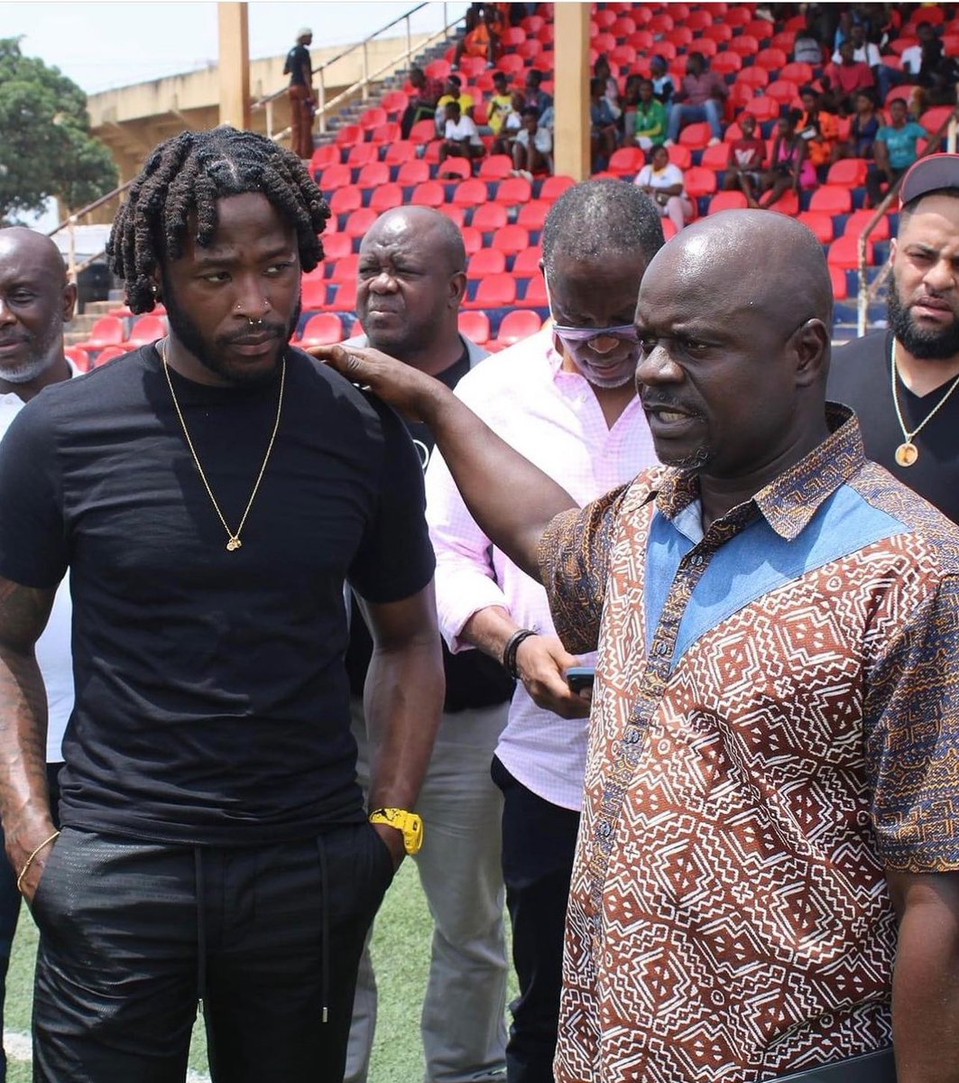 QuamieAndy's tweet photo. Alvin Kamara, the New Orlean Saints running back is in his Native Liberia visiting &amp; exploring the possibilities of giving back. He has visited the Ministry of youth &amp; sports and held positive discussions https://t.co/0rVRBpUqnm