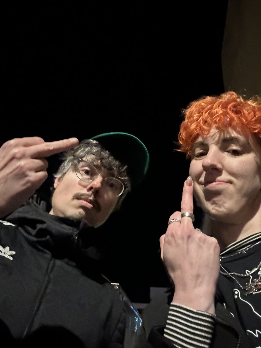 cristina & 🐈 tweet media