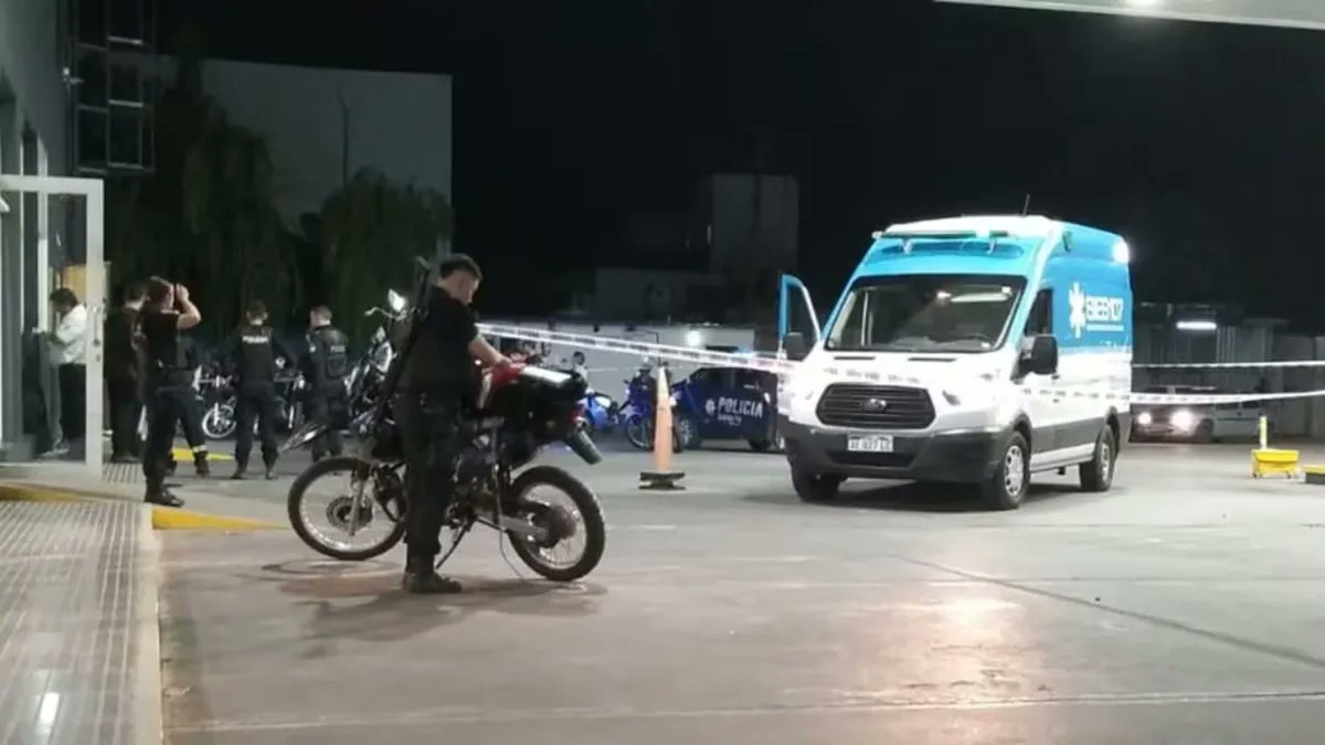 Otro inocente asesinado en Rosario.  Mataron a un playero de 25 años y dejaron una nota pidiendo "derechos" para los presos.   Activen el modo Bukele.