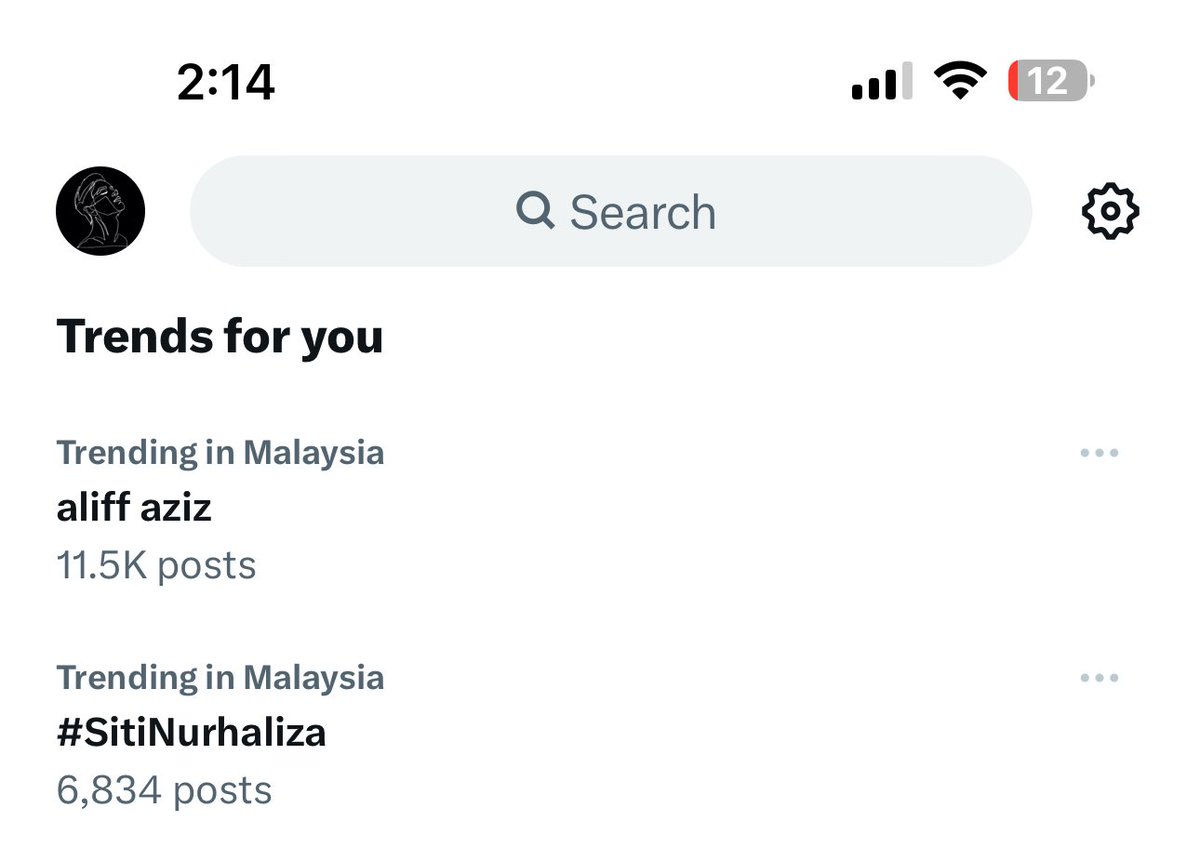 muzainzak's tweet photo. Siti Nurhaliza masih trending yer! Trending for positive vibe. Not like the name on top of her 🙄. #SitiNurhaliza #SESSN #SebuahEpitomeSayaSitiNurhaliza https://t.co/9JsmNXtEwK