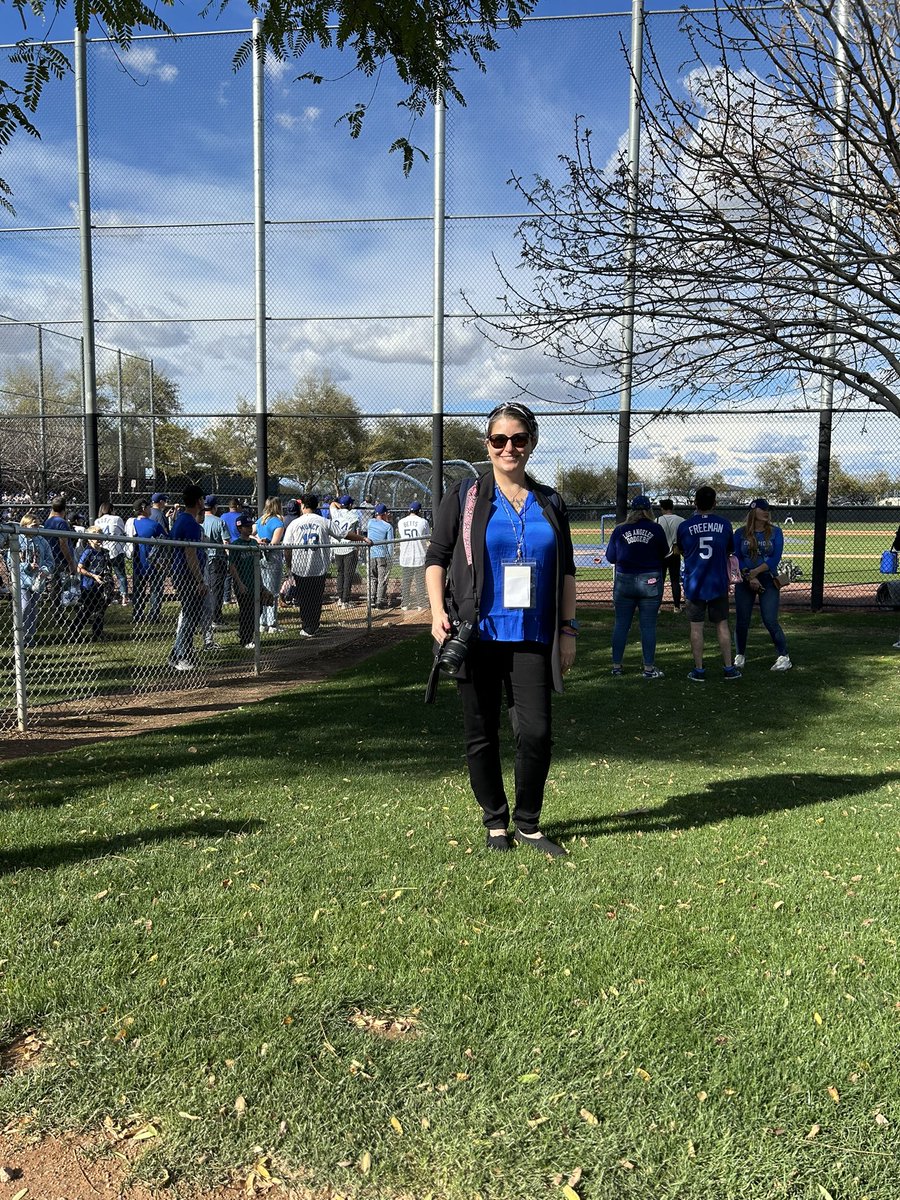 amie_cuevas_'s tweet image. #SpringTraining moments so far. 
#CamelbackRanch #CactusLeague #playingthefieldtv #Dodgers