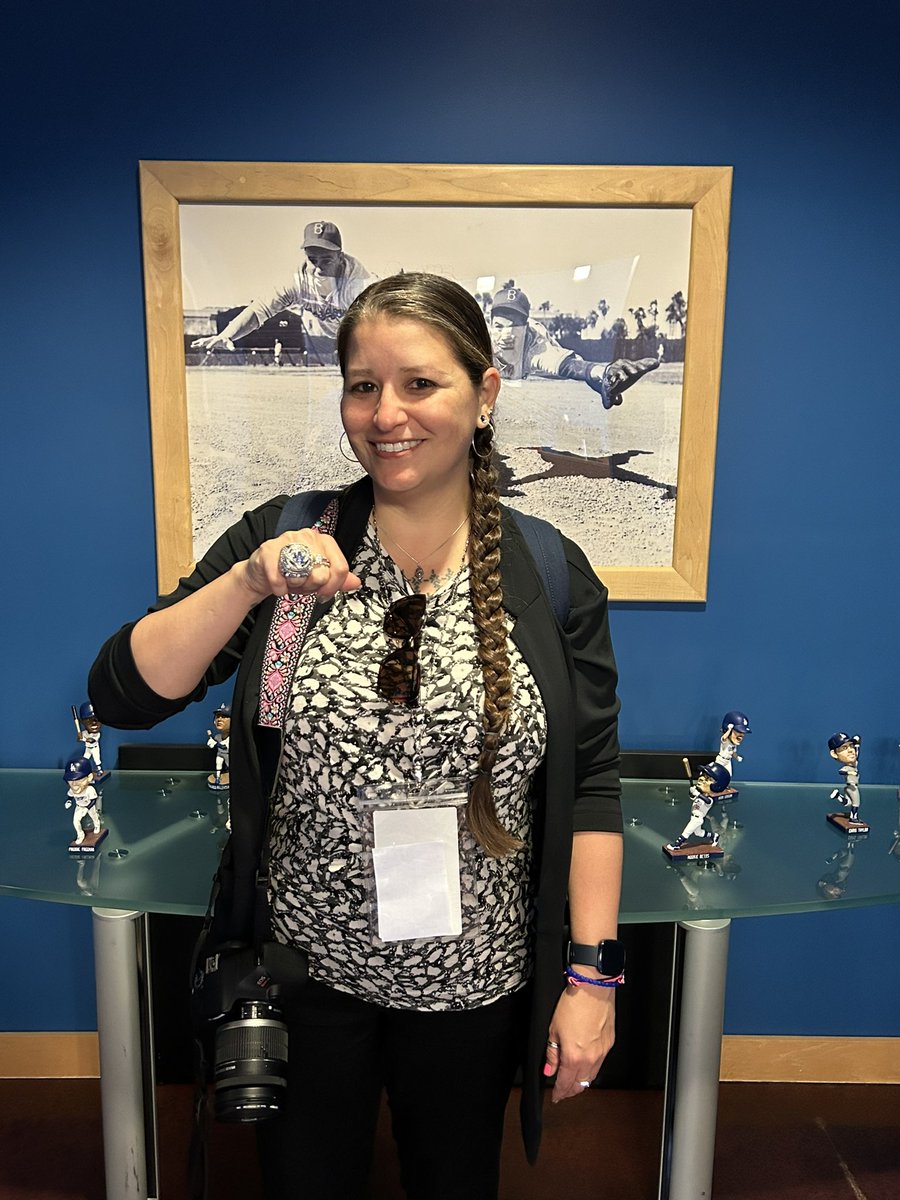 amie_cuevas_'s tweet image. #SpringTraining moments so far. 
#CamelbackRanch #CactusLeague #playingthefieldtv #Dodgers