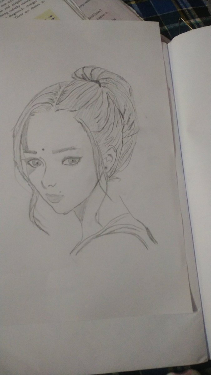 AshmithaShiny's tweet photo. #drawing 
Idhu yaaru mathiri irukaa nu sollunga #yourpointofview https://t.co/Uw2S27aTOR