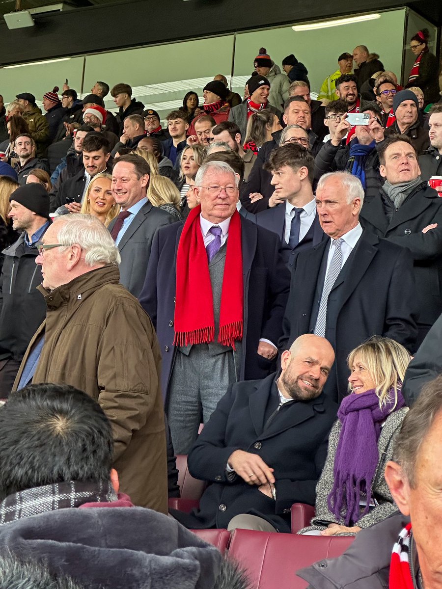 DLLMUFC's tweet image. Back to winning ways at #oldtrafford yesterday. United 2-0 Everton

#siralex #manchesterunited #mufc #ManchesterUnited #manutd #muneve