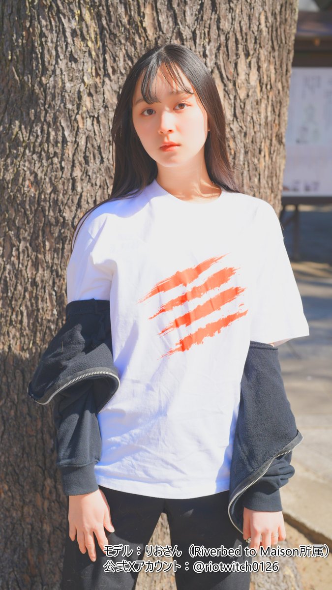 mad_catz_online's tweet photo. Mad Catz公式パートナー「Riverbed to Maison」所属モデル「りお」さん（@riotwitch0126)に、爪痕白Tシャツの撮影にご協力いただきました‼️
爪痕白Tシャツはこちらからお買い上げいただけます
https://t.co/abOXUCYhYN
#MadCatz https://t.co/zpb5K6kjXd