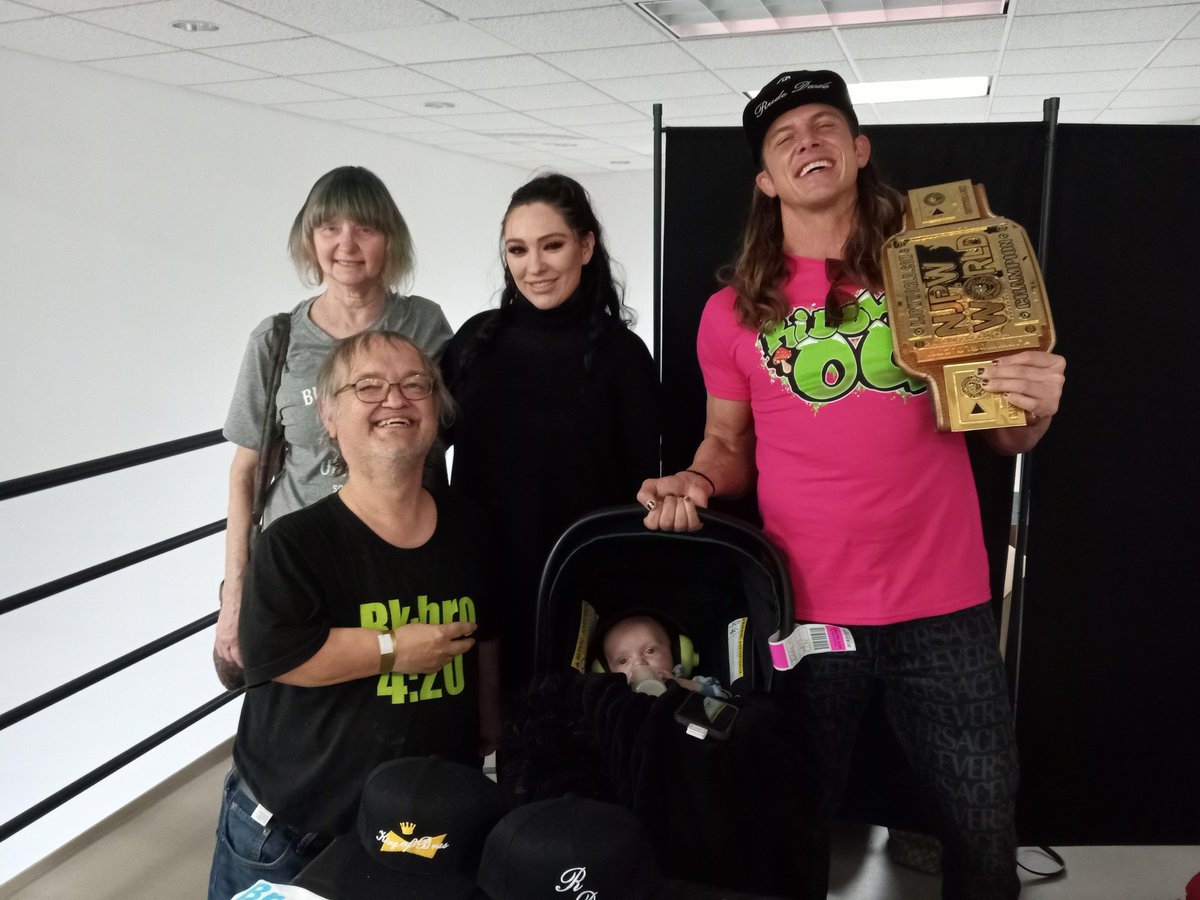 Tonight was amazing. Me & my sister got to meet not just @SuperKingofBros but also his awesome girlfriend @themishamontana and their adorable baby Matt,Jr. Theyre the freaking best. All their haters can suck shit. Now we need Matt v RVD rematch WITH A FINISH!BTW Matt v Rob RULED!