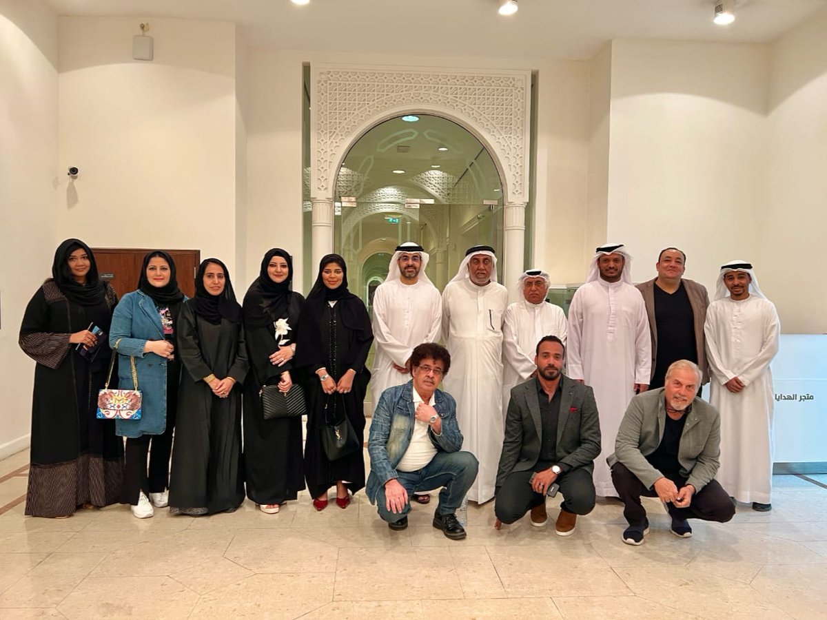 استقبلت جمعية الإمارات للفنون التشكيلية يوم الخميس الموافق 7 مارس 2024 كلا من سعادة عبد الرحمن النقبي مدير إدارة الجوائز الأدبية بمركز أبو ظبي للغة العربية وبرفقته الاستاذة فاطمة العمري لزيارة المعرض السنوي 39 والمقام حاليا بمتحف الشارقة للفنون.