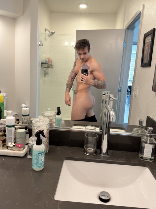 Going Live on Twitch! New Video Drop   After Stream!  https://t.co/Cz2DYv8zNa  https://t.co/KXSDZm2p8M