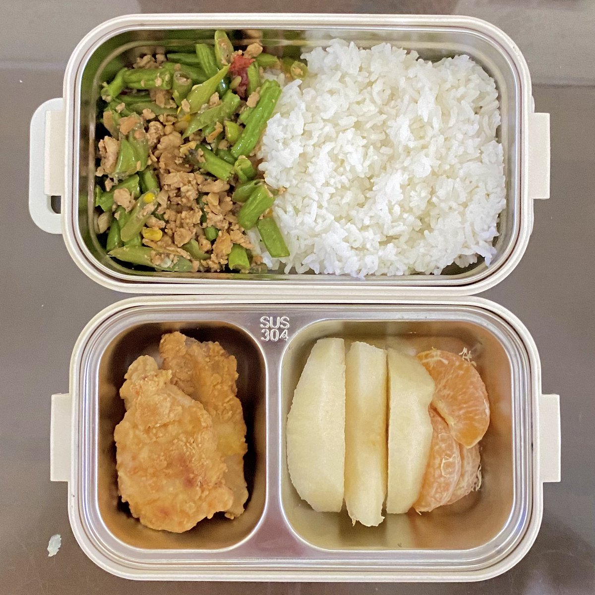 Bucin_Oppaa's tweet image. Menu bekal kantor hari ini ~
🥗 Tumis Buncis Ayam Cincang
🍊 Buah Jeruk
🍐 Buah Pear
🍗 Ayam Fillet
🍚 Nasi

Cooked by Me👩🏻‍🍳
#bekalkantor
#menubekal
#masak