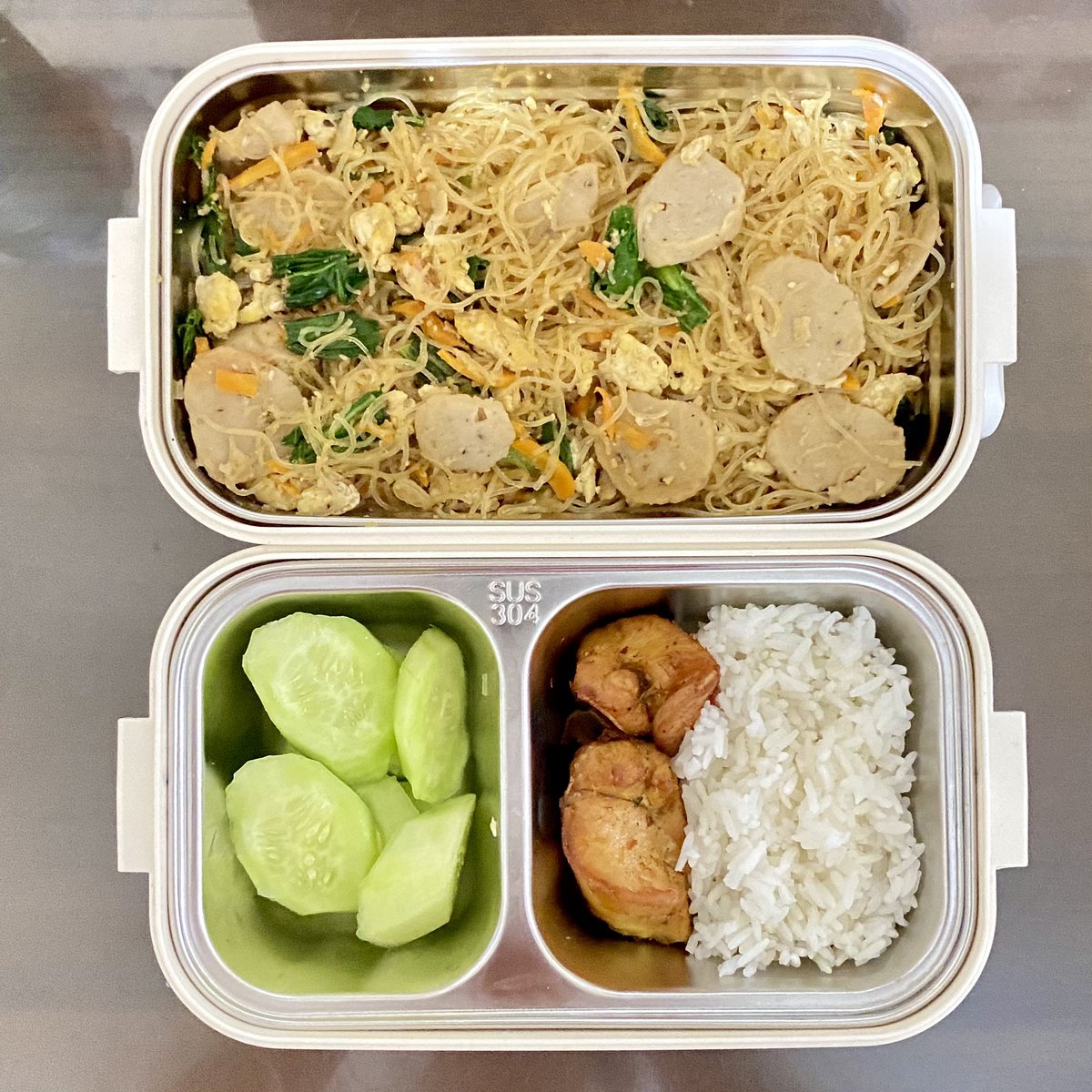 Bucin_Oppaa's tweet image. Menu bekal kantor hari ini ~
🍝 Bihun Goreng
🍗 Ayam Goreng
🥒 Timun
🍚 Nasi

Cooked by Me👩🏻‍🍳
#bekalkantor
#menubekal
#masak