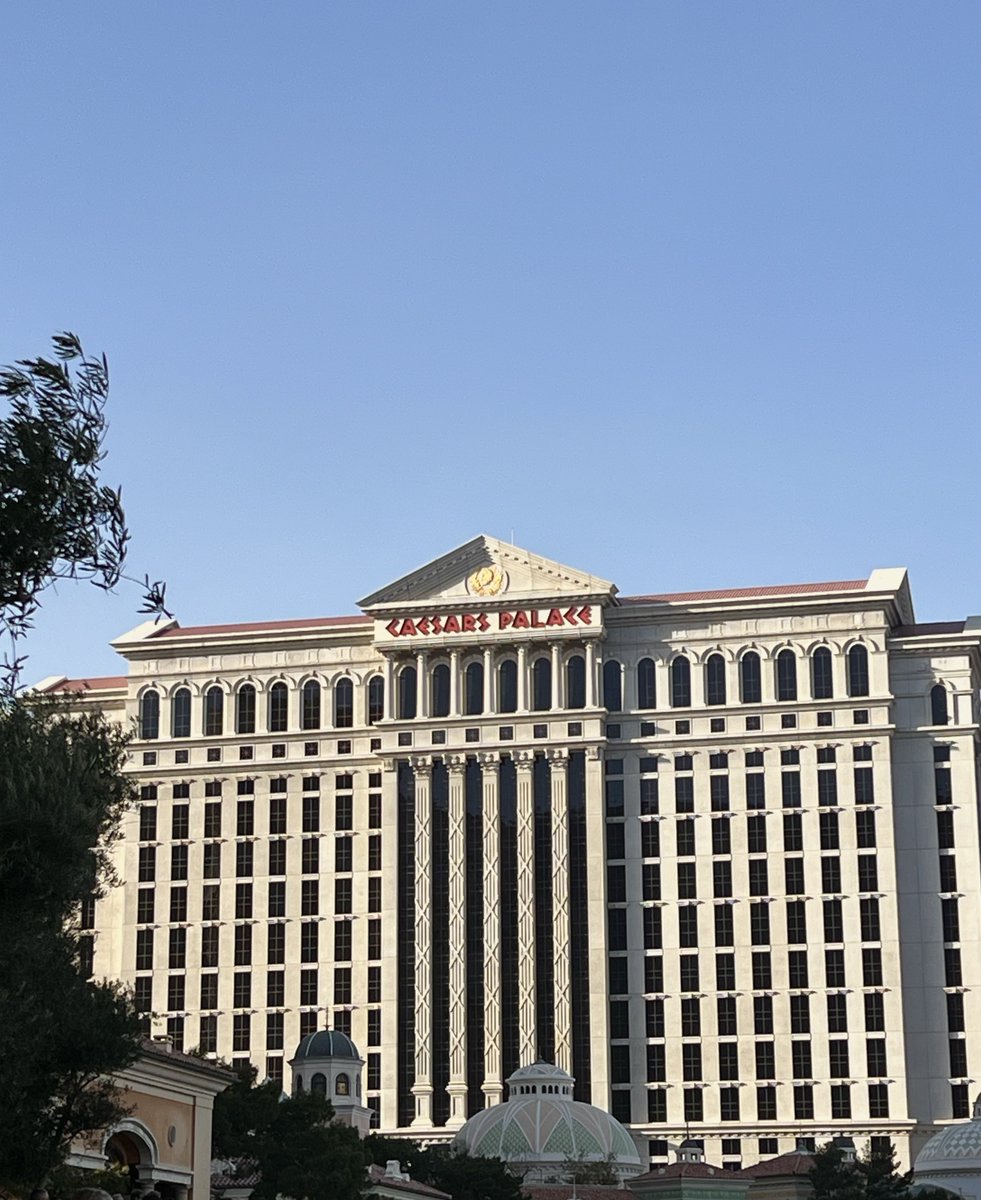 JohnHodge78's tweet photo. Had a nice time in Vegas! #vegas #LasVegas https://t.co/kmz6aXYUCe