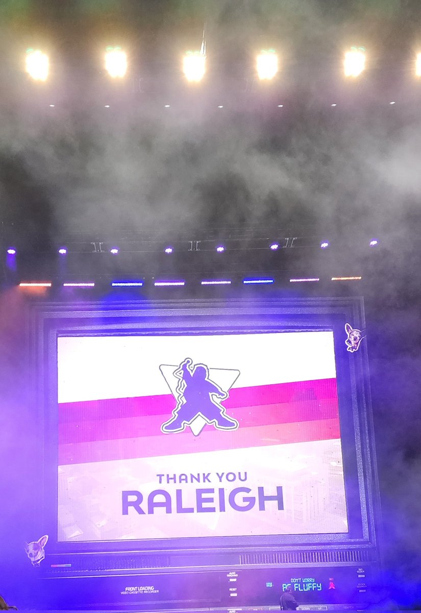 DiamandDave's tweet photo. Good times had by all. Thank you. I hadn't laughed that hard in a long time. 
@Martincomic @fluffyguy https://t.co/jU6bkzrikg